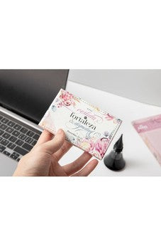 Image of Espejito Compacto de Cuero: Fortaleza y Dignidad