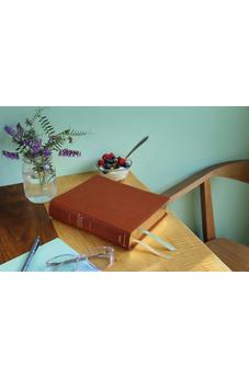 Flourish: The NIV Bible for Women, Leathersoft, Brown, Comfort Print