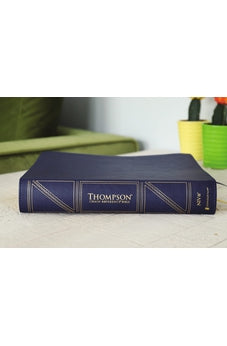 Image of NIV, Thompson Chain-Reference Bible, Leathersoft, Navy, Thumb Indexed, Red Letter, Comfort Print