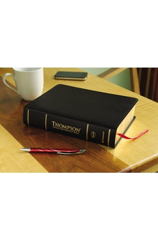 Image of NKJV, Thompson Chain-Reference Bible, Bonded Leather, Black, Red Letter