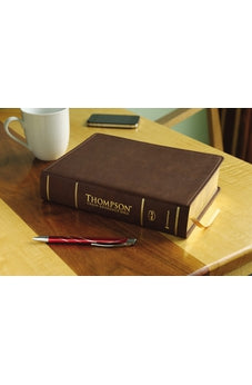 Image of NKJV, Thompson Chain-Reference Bible, Leathersoft, Brown, Red Letter